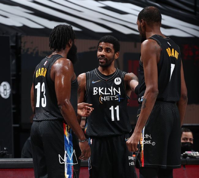 NBA每日最佳：约基奇40分完成大逆转，西卡带队取客场首胜（NBA今日之最：约基奇轰40分逆天翻盘，西卡领衔球队拿下客场首胜）