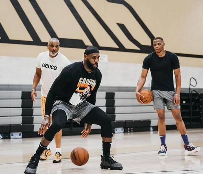 美记：活塞有意得到浓眉，可提供艾维&哈里斯&选秀权筹码（美媒：活塞盯上安东尼·戴维斯，愿以艾维+哈里斯+选秀权为筹码）