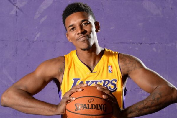 球迷票选最受欢迎球星前十（球迷投票选出人气球星十强）