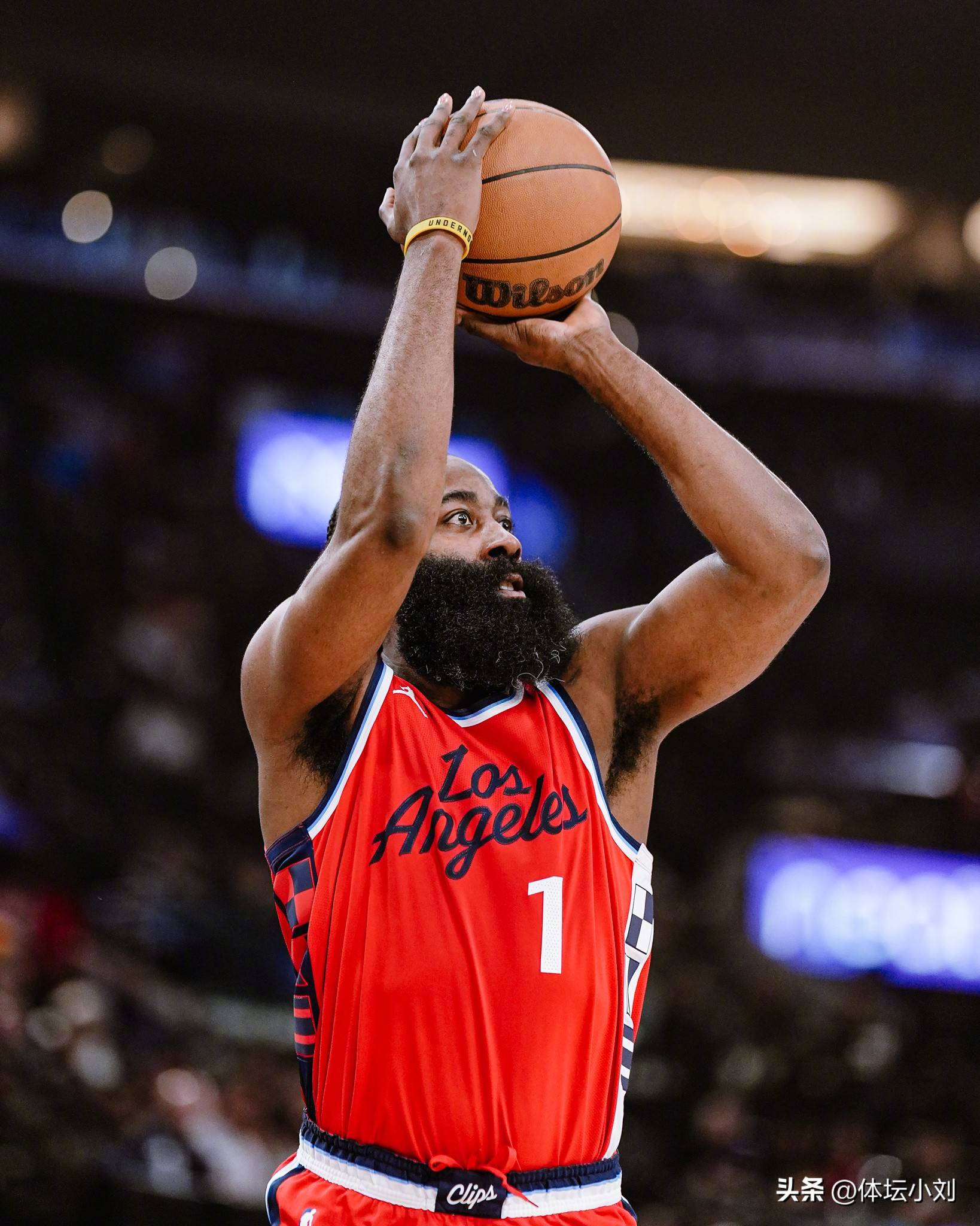 切尔西半场被反超，英格兰球队欧战首次被阿塞拜疆球队打入2球（切尔西半场遭逆转，阿塞拜疆球队欧战首次对英格兰球队攻入两球）