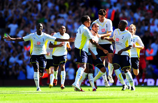 惨被打脸！解说预测阵容变化狂夸雷迪克 结果真正原因是里夫斯伤退（啪啪打脸！解说狂赞雷迪克称阵容有变，真相竟是里夫斯伤退）