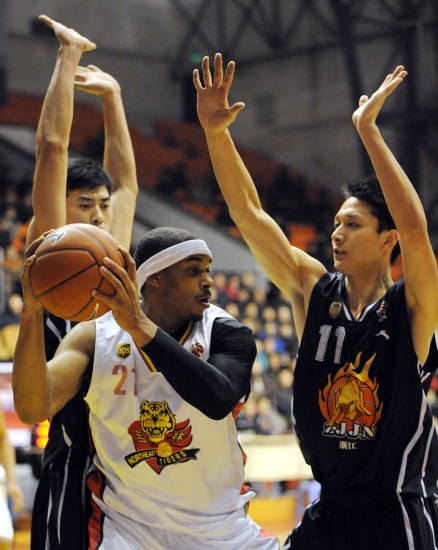 CBA球员伤病更新及赛季影响（CBA球员伤情最新动态与本季影响）